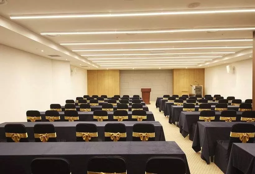 Ramada Hotel & Suites By Wyndham Gangwon Pyeongchang