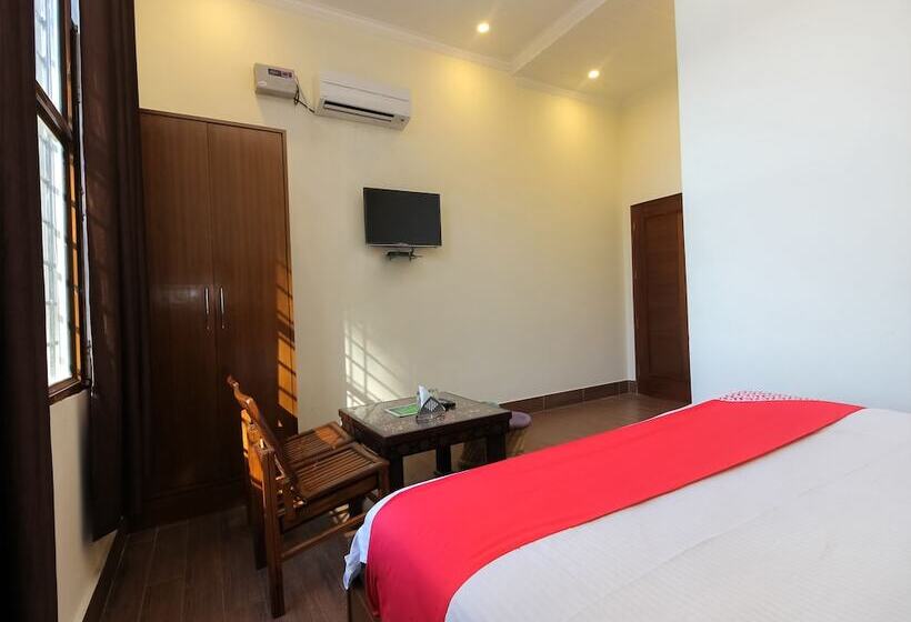 Oyo 26596 Hotel Ambika