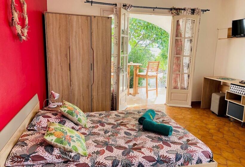 تختخواب و صبحانه Le Caillou Blanc