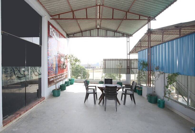 Отель Oyo 12871 Rehan Basera