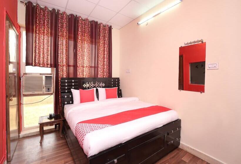 Отель Oyo 12871 Rehan Basera