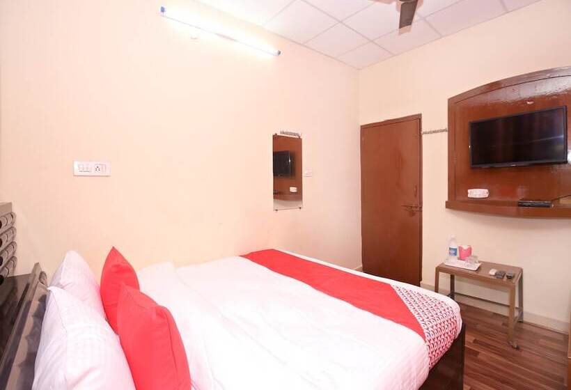 Отель Oyo 12871 Rehan Basera
