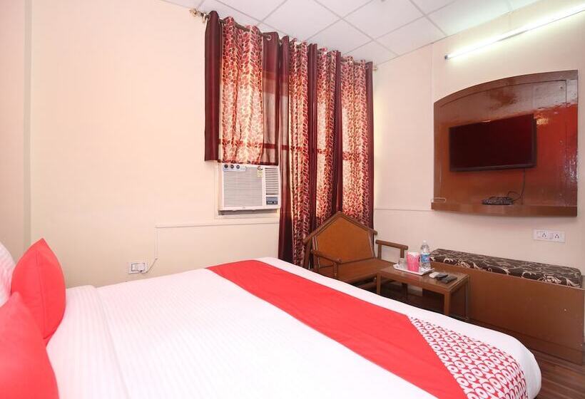 Отель Oyo 12871 Rehan Basera
