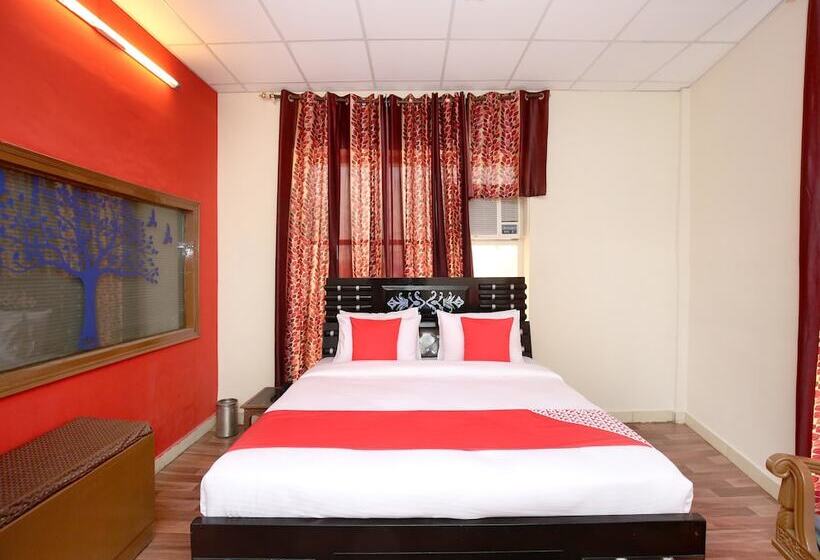 Отель Oyo 12871 Rehan Basera