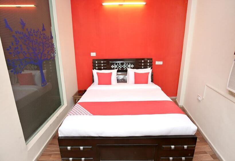 Отель Oyo 12871 Rehan Basera