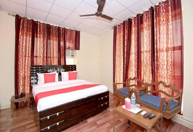 Отель Oyo 12871 Rehan Basera