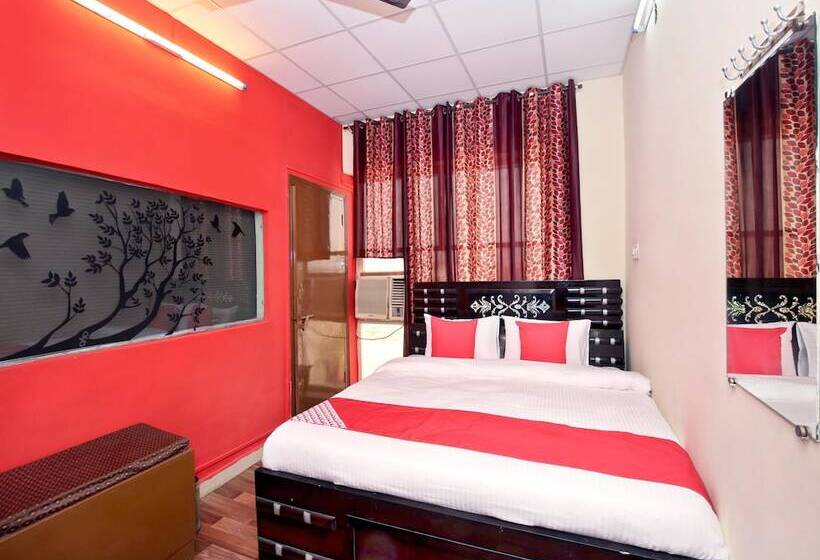 Отель Oyo 12871 Rehan Basera