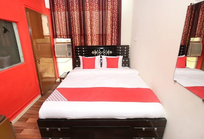 Отель Oyo 12871 Rehan Basera