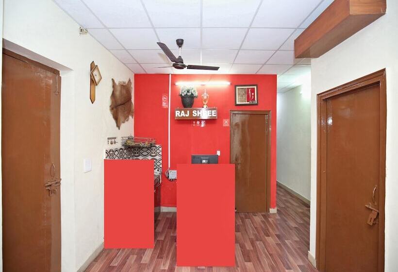 Отель Oyo 12871 Rehan Basera