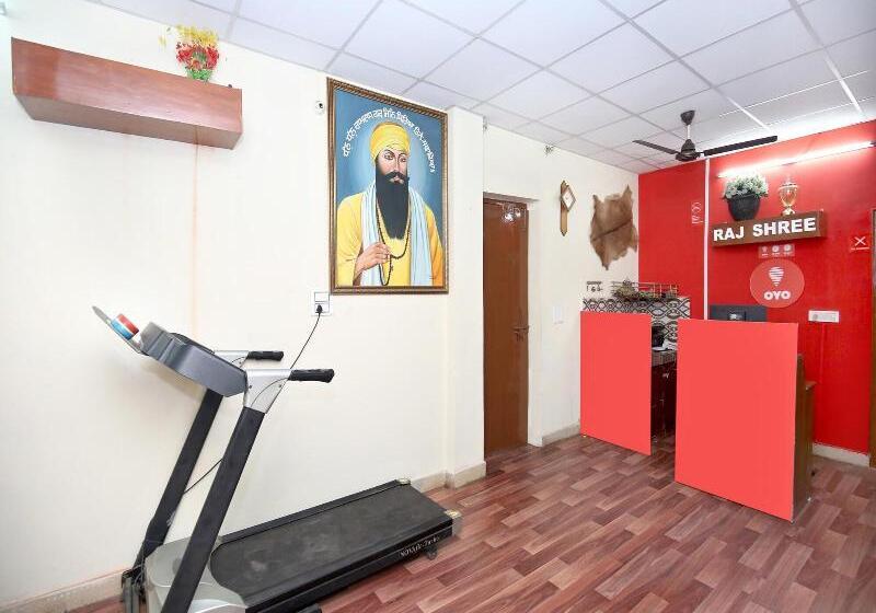 Отель Oyo 12871 Rehan Basera