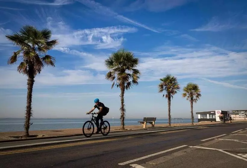 Southend Central Hotel   Close To Beach, City Centre, Train Station & Southend Airport