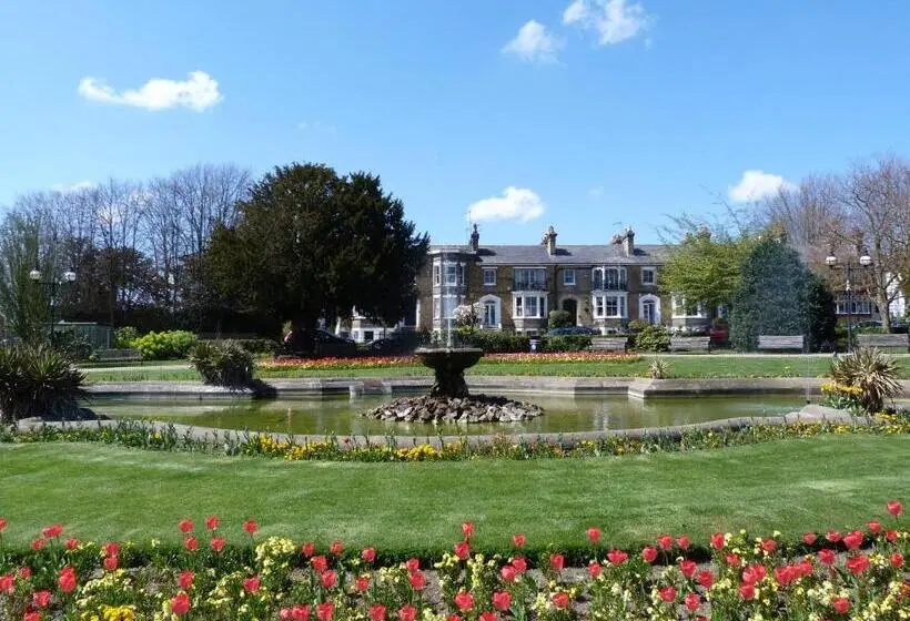 Southend Central Hotel   Close To Beach, City Centre, Train Station & Southend Airport