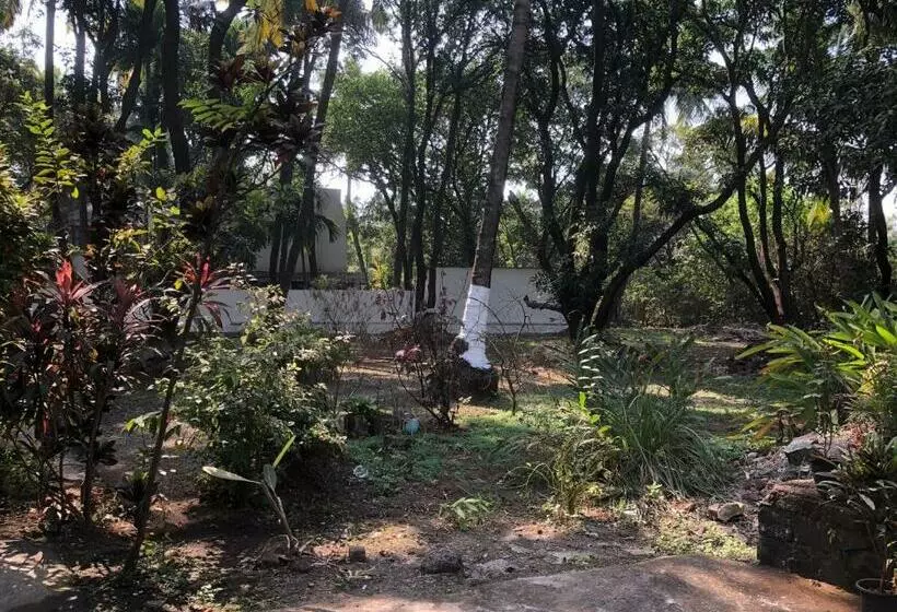 ホテル Prabhukrupa Tourist Farm