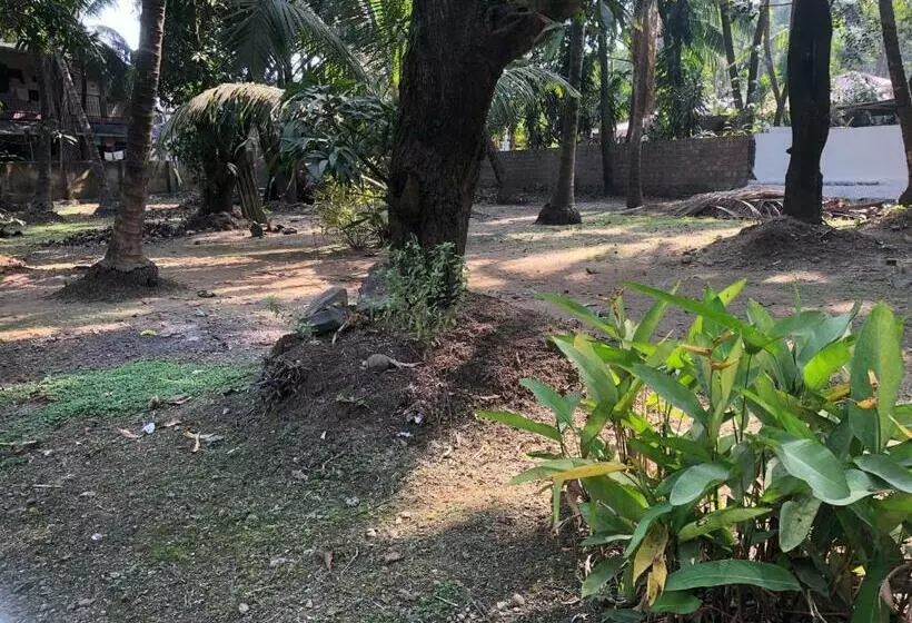 ホテル Prabhukrupa Tourist Farm