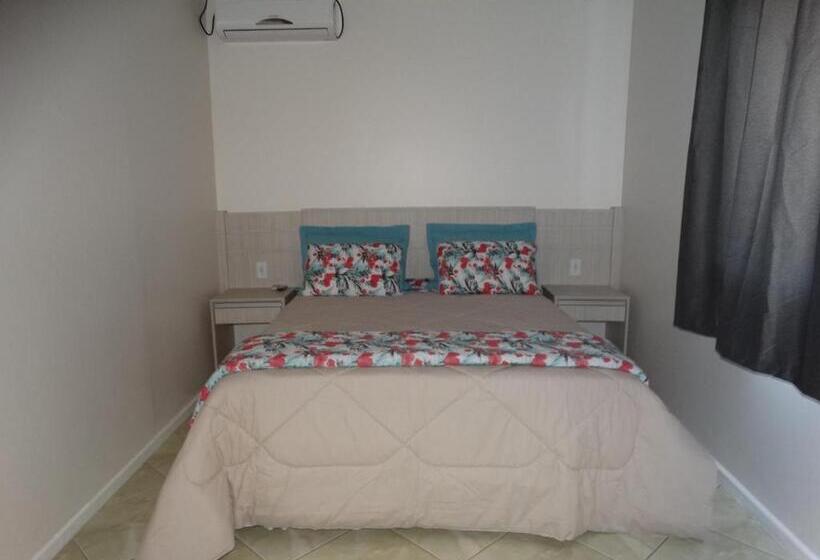 פנסיון Pousada Central