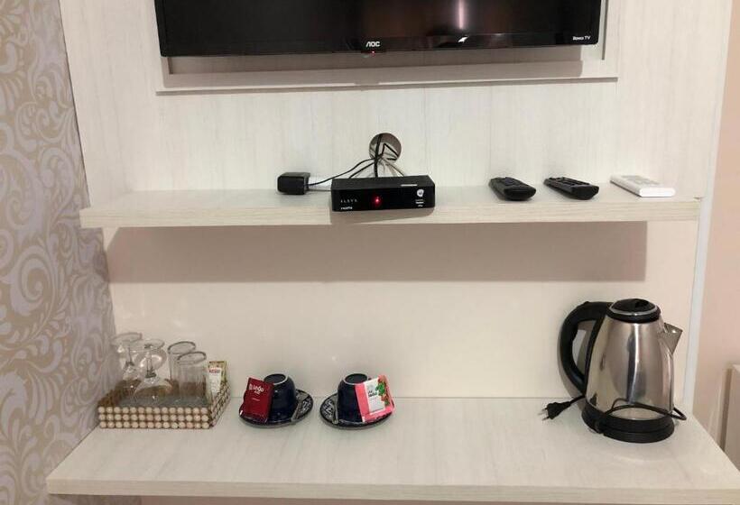 פנסיון Pousada Central