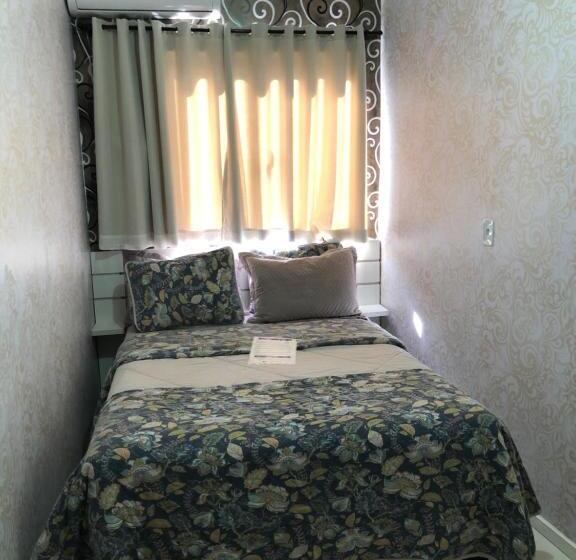 פנסיון Pousada Central