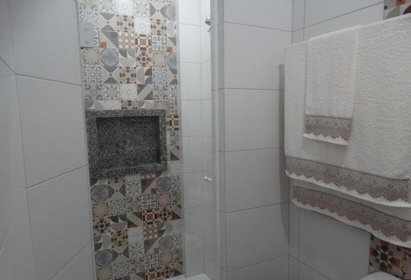 פנסיון Pousada Central