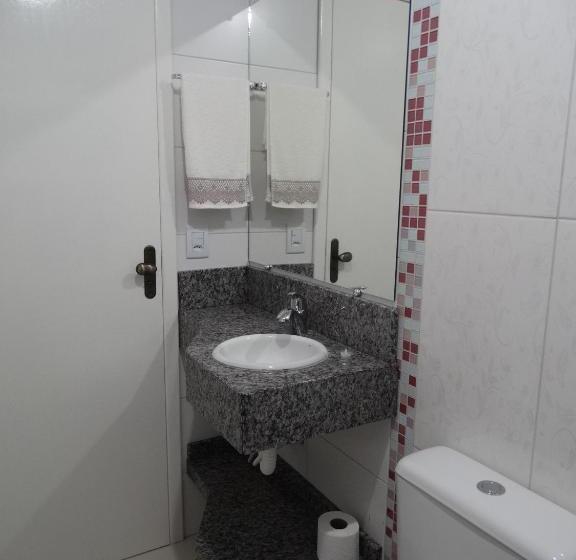 פנסיון Pousada Central