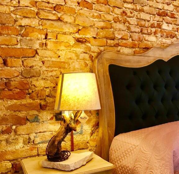 تختخواب و صبحانه Barbara’s Rooms