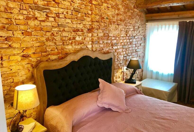 تختخواب و صبحانه Barbara’s Rooms