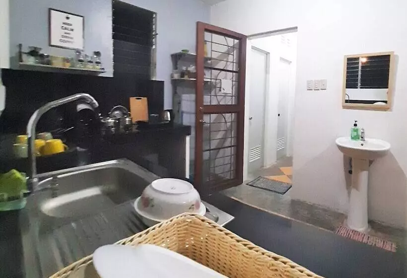 ペンション Ese House