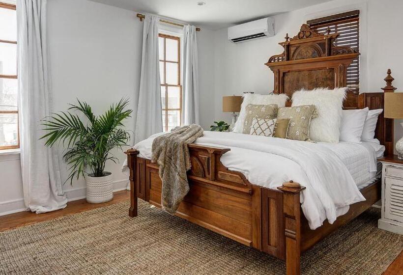 تختخواب و صبحانه Casablanca