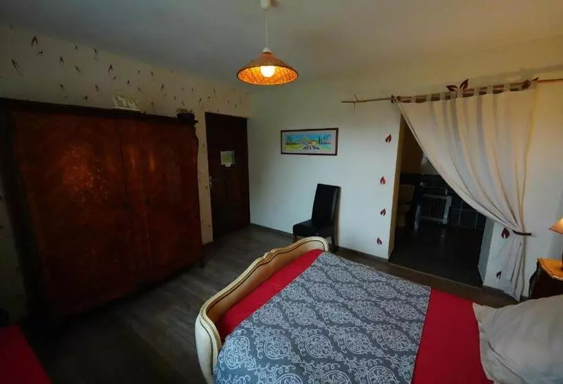 ベッドアンドブレックファースト La Pierre Blanche