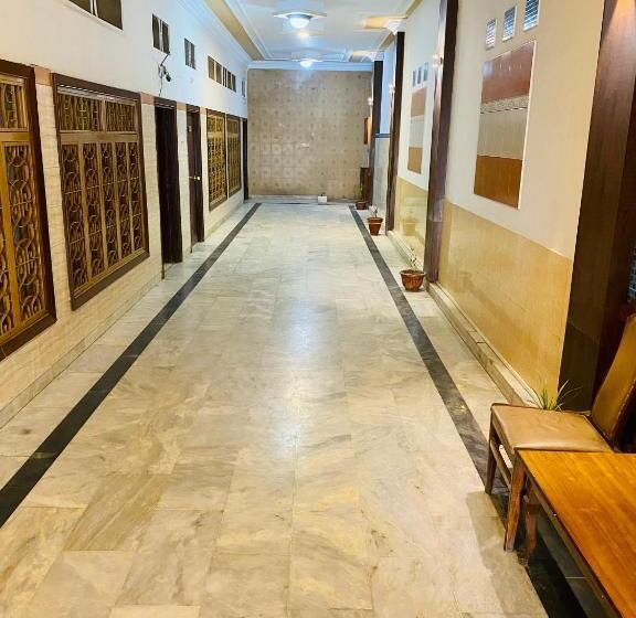 هتل Mehran Multan