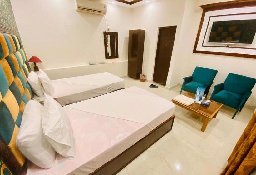 هتل Mehran Multan