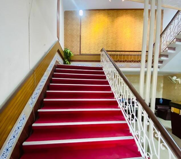 هتل Mehran Multan