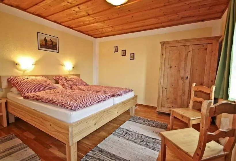 ホテル Paulhof Am Chiemsee