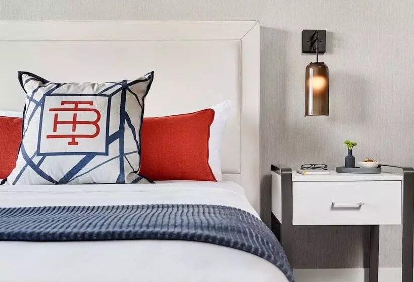 ホテル The Bristol