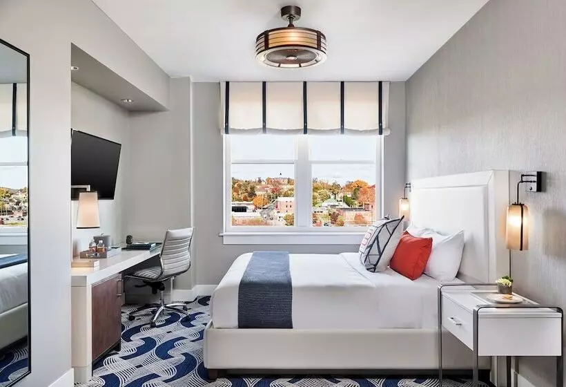 ホテル The Bristol