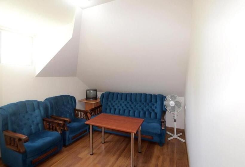 Pensió Garnim Guest House