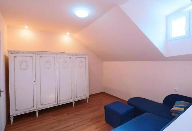 پانسیون Garnim Guest House