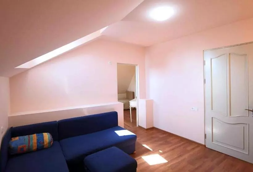 پانسیون Garnim Guest House