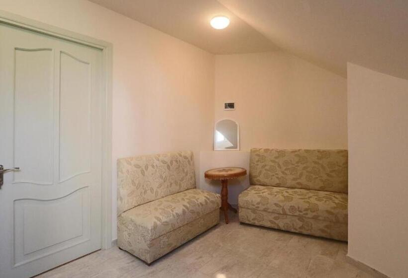 Pensió Garnim Guest House