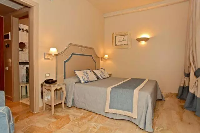 ホテル La Colonnina