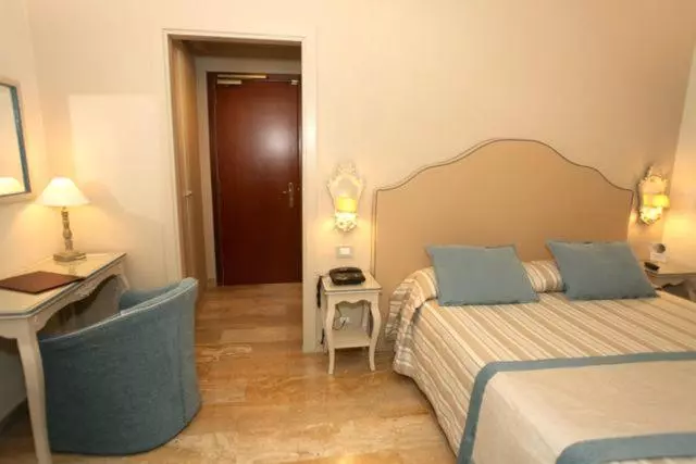 ホテル La Colonnina