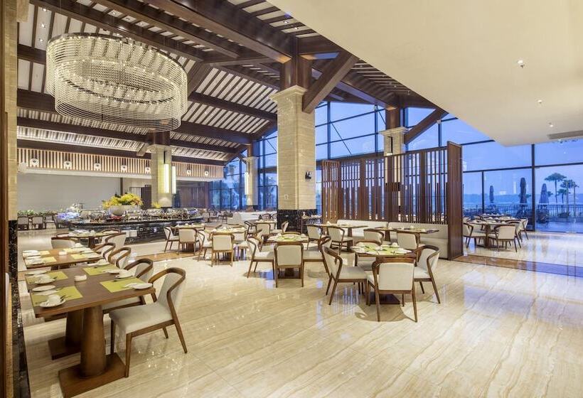 منتجع Forest City Golf