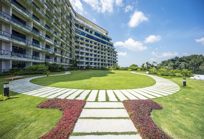 منتجع Forest City Golf