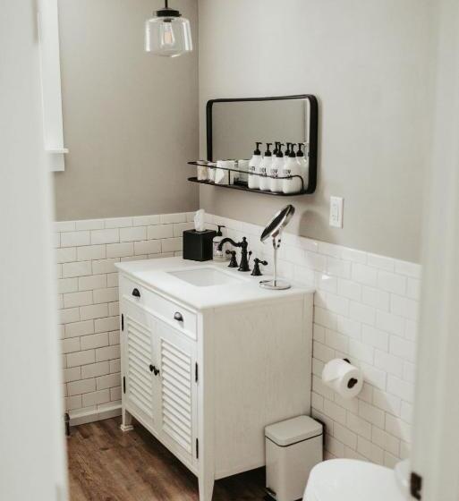 הוסטל The Bond 1835