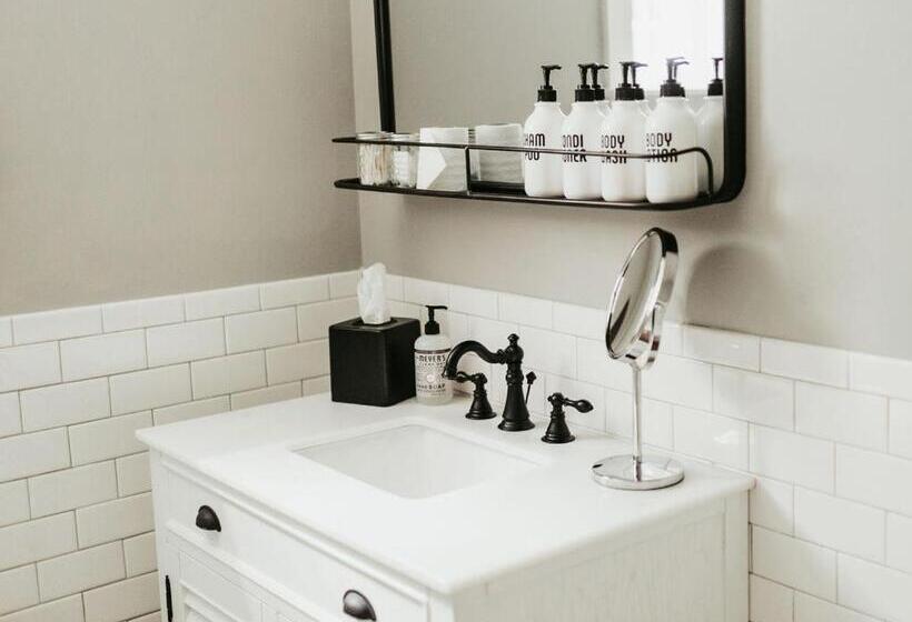 הוסטל The Bond 1835