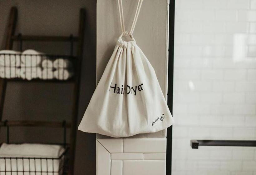 הוסטל The Bond 1835