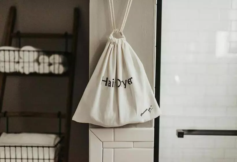 Retkeilymaja The Bond 1835