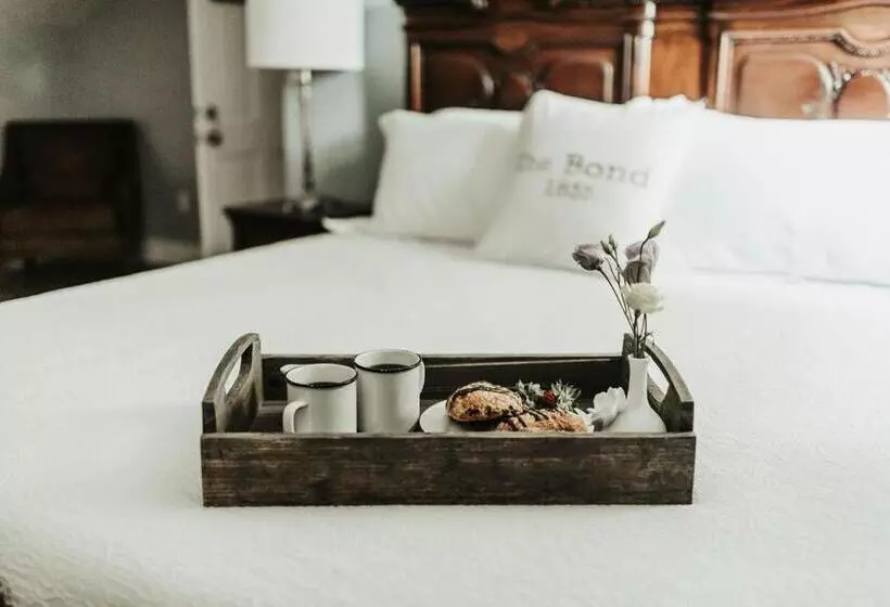 Retkeilymaja The Bond 1835