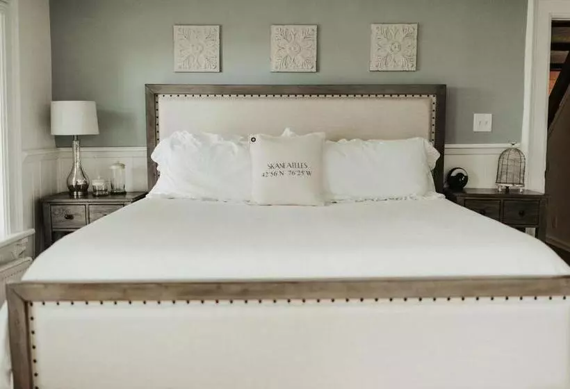 Retkeilymaja The Bond 1835