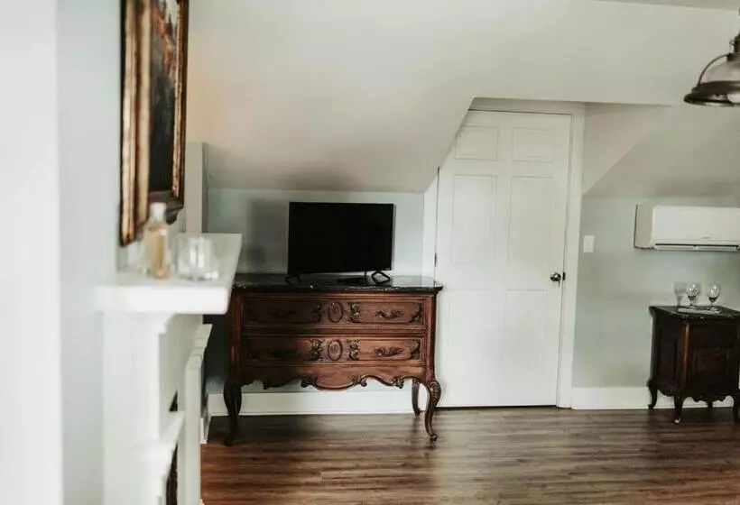 Retkeilymaja The Bond 1835