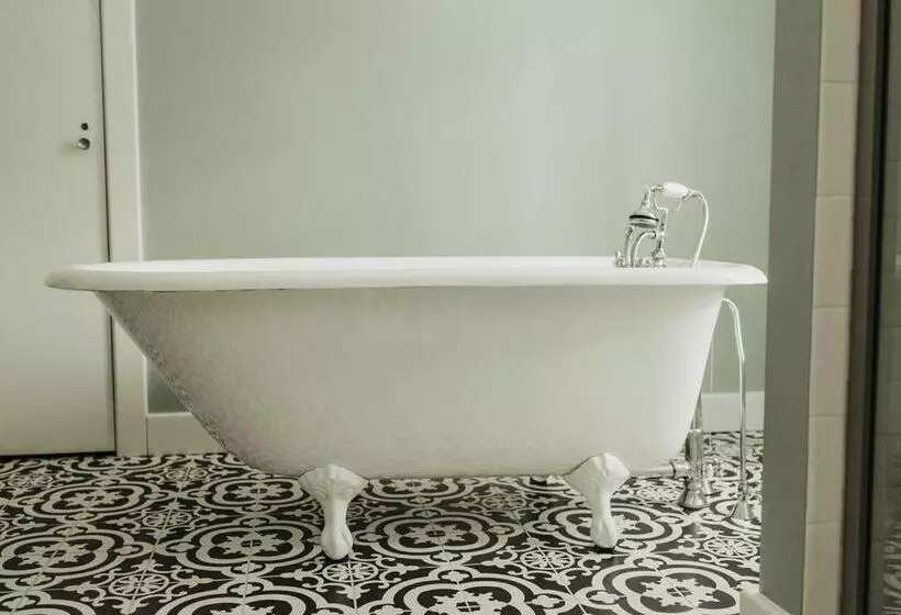 Retkeilymaja The Bond 1835